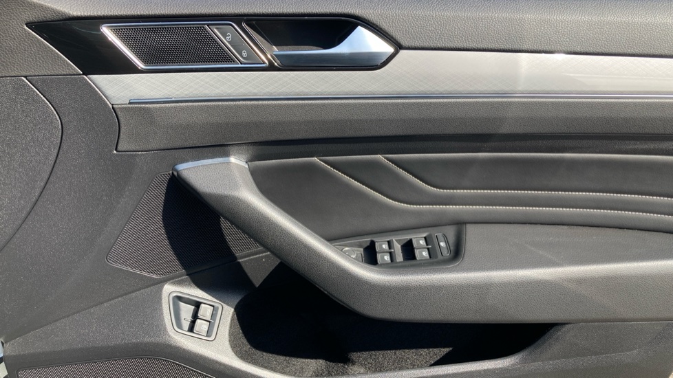 Volkswagen Passat 1.4 TSI PHEV GTE Advance 4dr DSG Saloon - Image 23