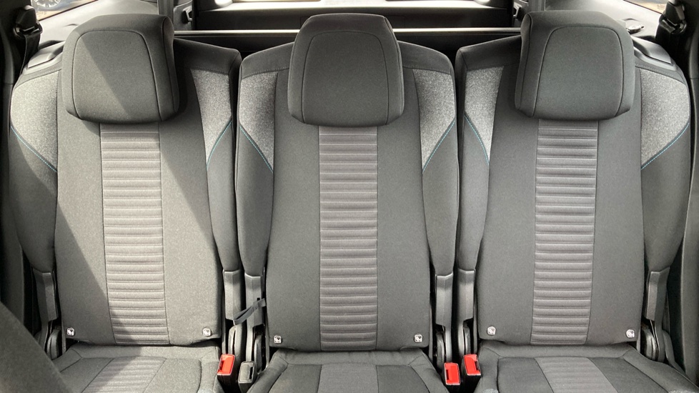 Peugeot 5008 1.2 PureTech Active Premium+ 5dr EAT8 Petrol Estate - Image 15