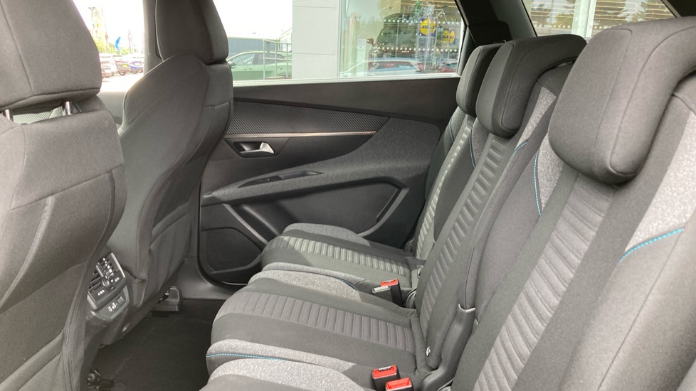 Peugeot 5008 1.2 PureTech Active Premium+ 5dr EAT8 Petrol Estate - Image 16