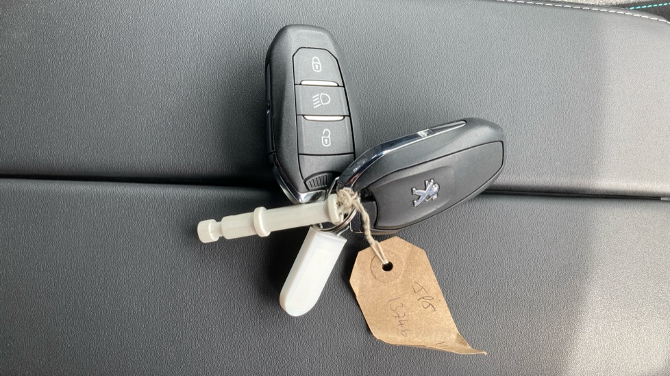 Peugeot 5008 1.2 PureTech Active Premium+ 5dr EAT8 Petrol Estate - Image 20