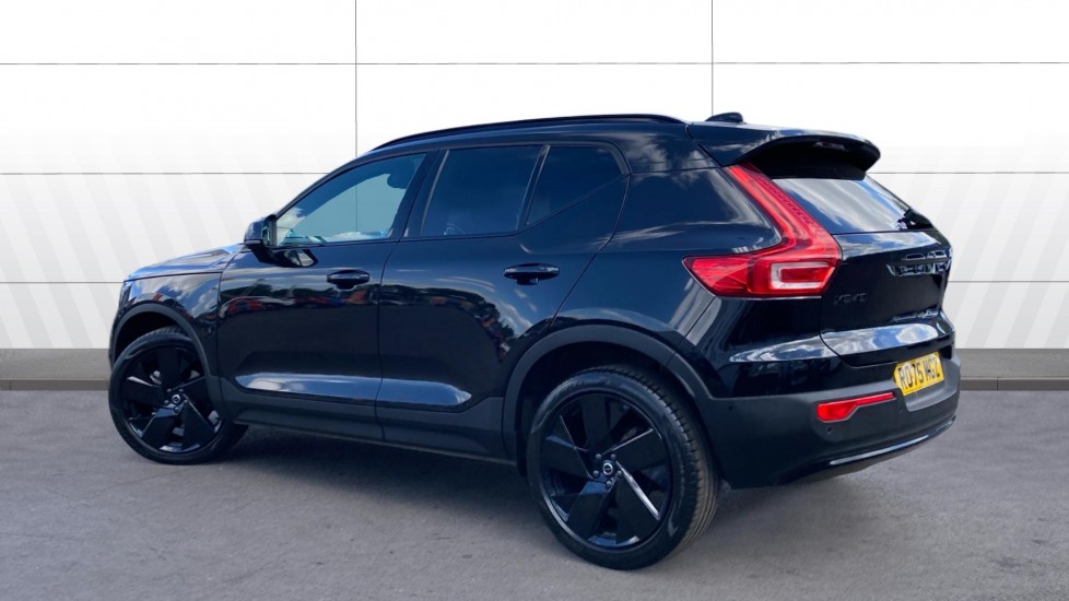 Volvo XC40 2.0 B4P Ultra Black Edition 5dr Auto Petrol Estate - Image 2