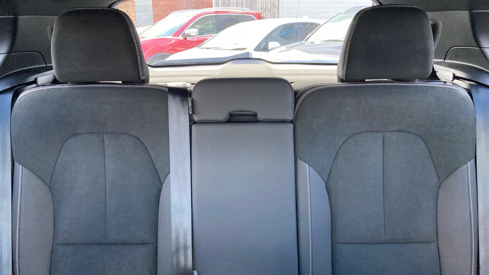 Volvo XC40 2.0 B4P Ultra Black Edition 5dr Auto Petrol Estate - Image 15