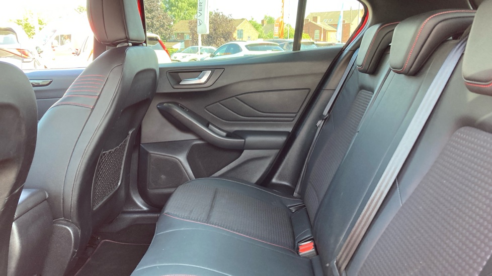 Ford Focus 1.5 EcoBlue 120 ST-Line X 5dr Auto Diesel Hatchback - Image 16