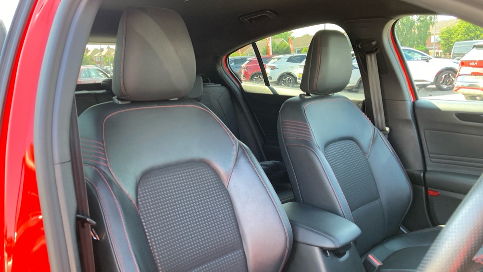 Ford Focus 1.5 EcoBlue 120 ST-Line X 5dr Auto Diesel Hatchback - Image 21