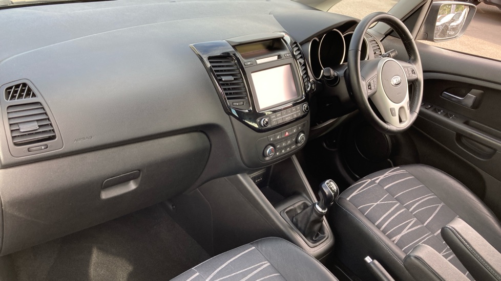 Kia Venga 1.6 ISG 4 5dr Petrol Hatchback - Image 9