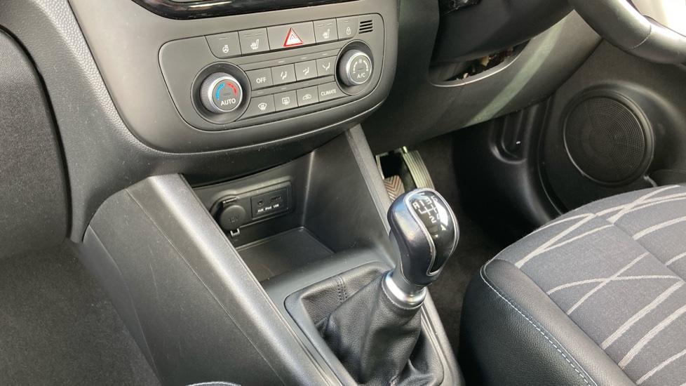 Kia Venga 1.6 ISG 4 5dr Petrol Hatchback - Image 13
