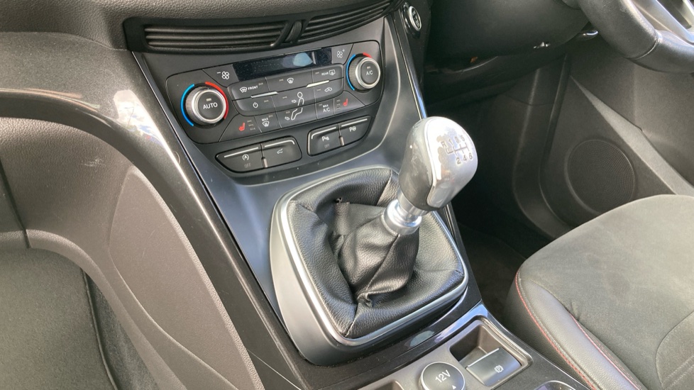 Ford Kuga 1.5 TDCi ST-Line X 5dr 2WD Diesel Estate - Image 13