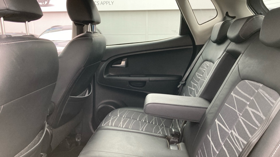 Kia Venga 1.6 ISG 3 5dr Petrol Hatchback - Image 16