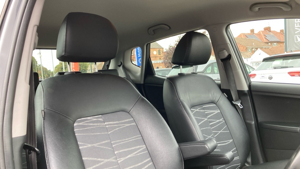 Kia Venga 1.6 ISG 3 5dr Petrol Hatchback - Image 21