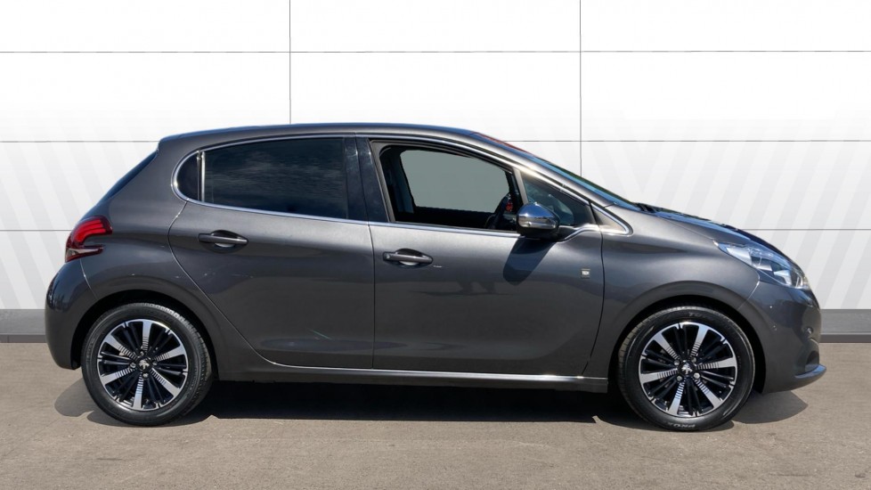 Peugeot 208 1.2 PureTech 82 Tech Edition 5dr [Start Stop] Petrol Hatchback - Image 5