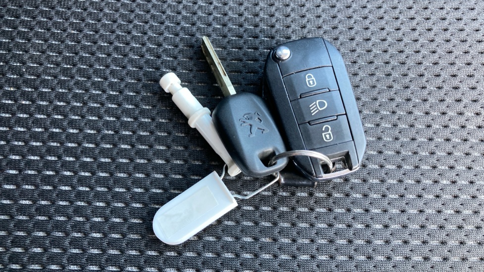 Peugeot 208 1.2 PureTech 82 Tech Edition 5dr [Start Stop] Petrol Hatchback - Image 20