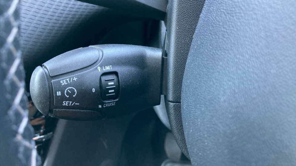 Peugeot 208 1.2 PureTech 82 Tech Edition 5dr [Start Stop] Petrol Hatchback - Image 33