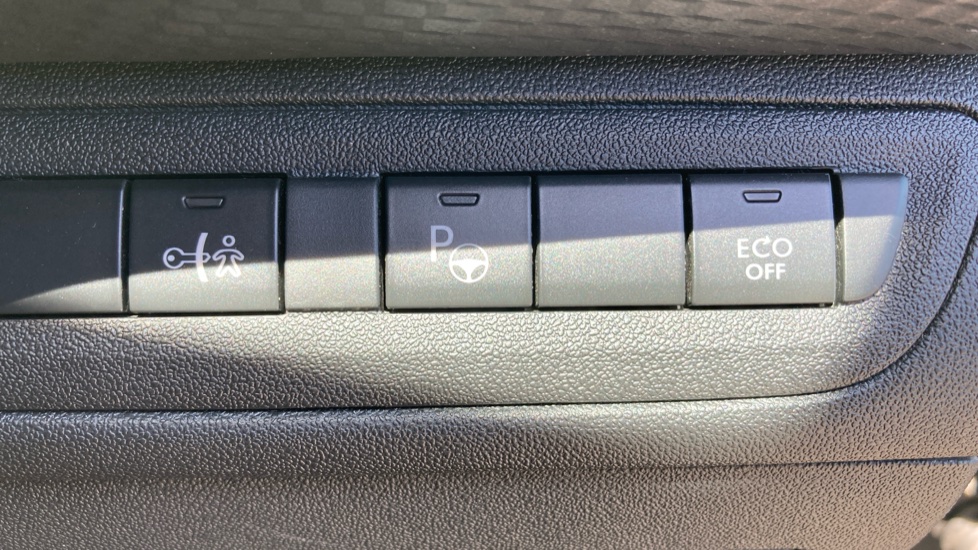 Peugeot 208 1.2 PureTech 82 Tech Edition 5dr [Start Stop] Petrol Hatchback - Image 36