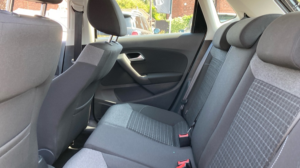 Volkswagen Polo 1.2 TSI SE 5dr Petrol Hatchback - Image 16