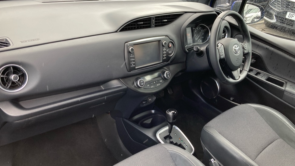 Toyota Yaris 1.5 Hybrid Excel 5dr CVT Hybrid Hatchback - Image 9