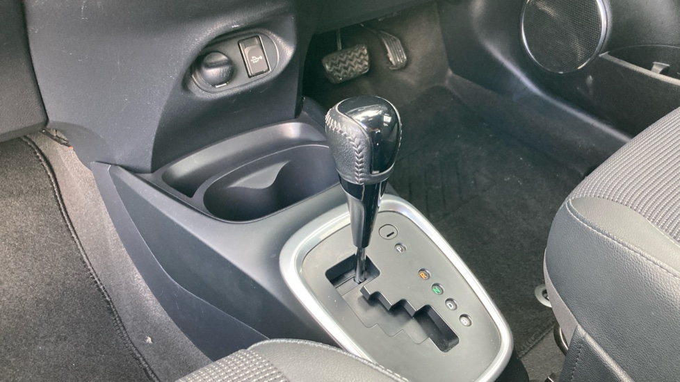 Toyota Yaris 1.5 Hybrid Excel 5dr CVT Hybrid Hatchback - Image 13