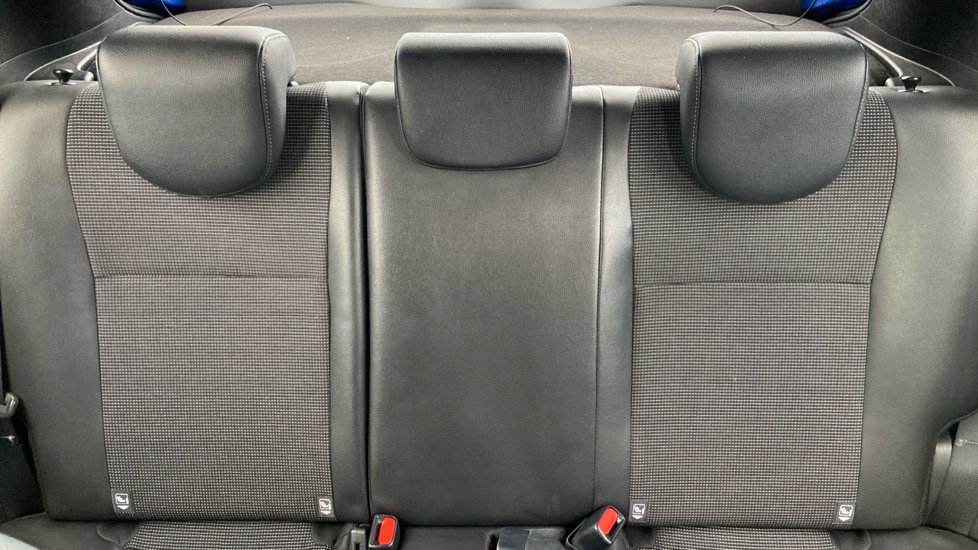 Toyota Yaris 1.5 Hybrid Excel 5dr CVT Hybrid Hatchback - Image 15