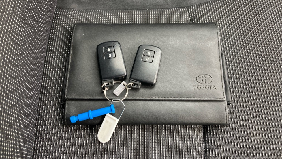 Toyota Yaris 1.5 Hybrid Excel 5dr CVT Hybrid Hatchback - Image 19