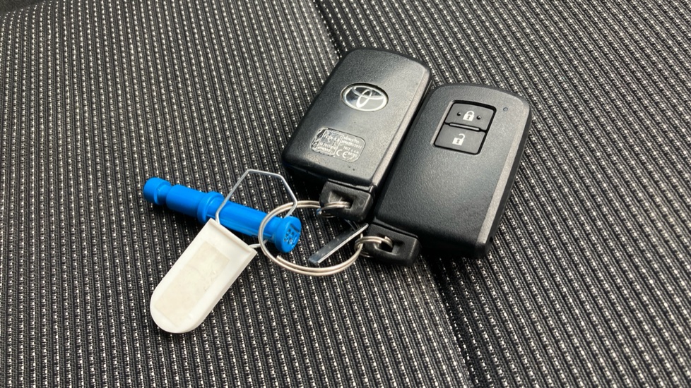 Toyota Yaris 1.5 Hybrid Excel 5dr CVT Hybrid Hatchback - Image 20
