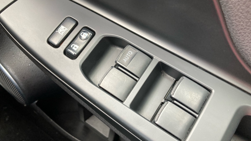 Toyota Yaris 1.5 Hybrid Excel 5dr CVT Hybrid Hatchback - Image 22