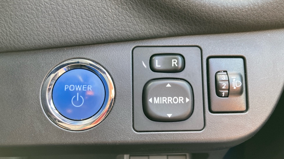 Toyota Yaris 1.5 Hybrid Excel 5dr CVT Hybrid Hatchback - Image 36