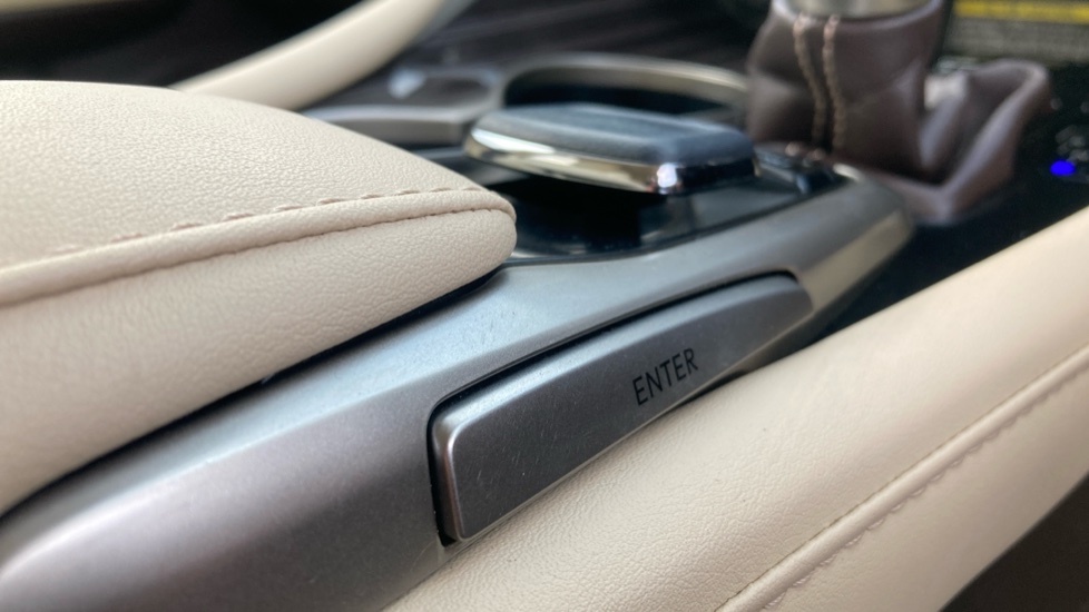 Lexus RX 450h 3.5 Premier 5dr CVT [Sunroof] Hybrid Estate - Image 25