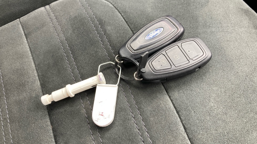 Ford Kuga 2.0 TDCi 180 ST-Line 5dr Diesel Estate - Image 20