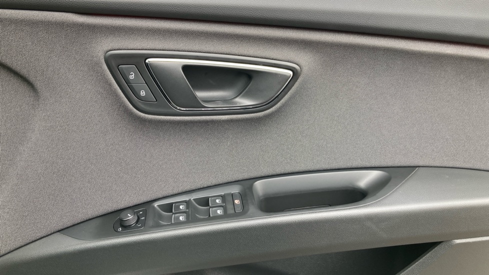 SEAT Leon 1.4 EcoTSI 150 Xcellence Technology 5dr DSG Petrol Hatchback - Image 22