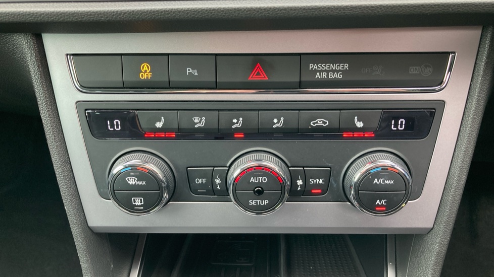 SEAT Leon 1.4 EcoTSI 150 Xcellence Technology 5dr DSG Petrol Hatchback - Image 27