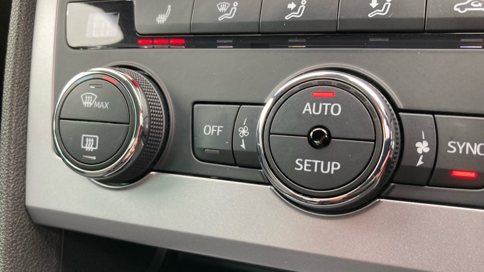 SEAT Leon 1.4 EcoTSI 150 Xcellence Technology 5dr DSG Petrol Hatchback - Image 28