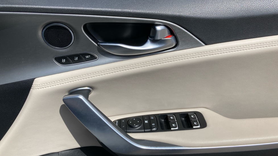 Kia Stinger 2.0 T-GDi GT-Line 5dr Auto Petrol Hatchback - Image 23