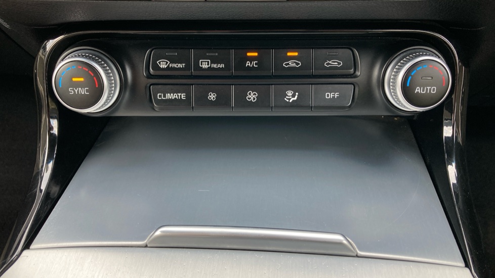 Kia Stinger 2.0 T-GDi GT-Line 5dr Auto Petrol Hatchback - Image 28
