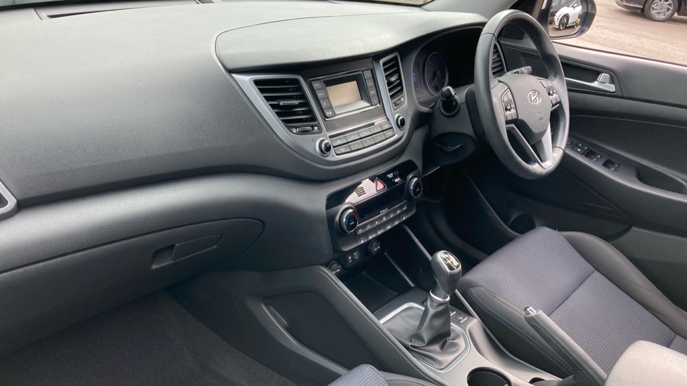 Hyundai TUCSON 1.7 CRDi Blue Drive SE 5dr 2WD Diesel Estate - Image 9