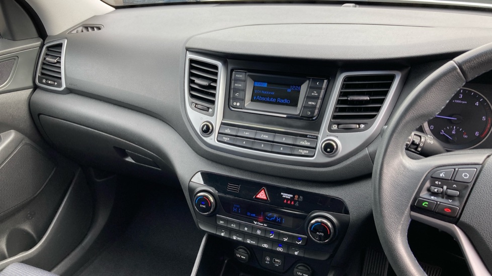Hyundai TUCSON 1.7 CRDi Blue Drive SE 5dr 2WD Diesel Estate - Image 14