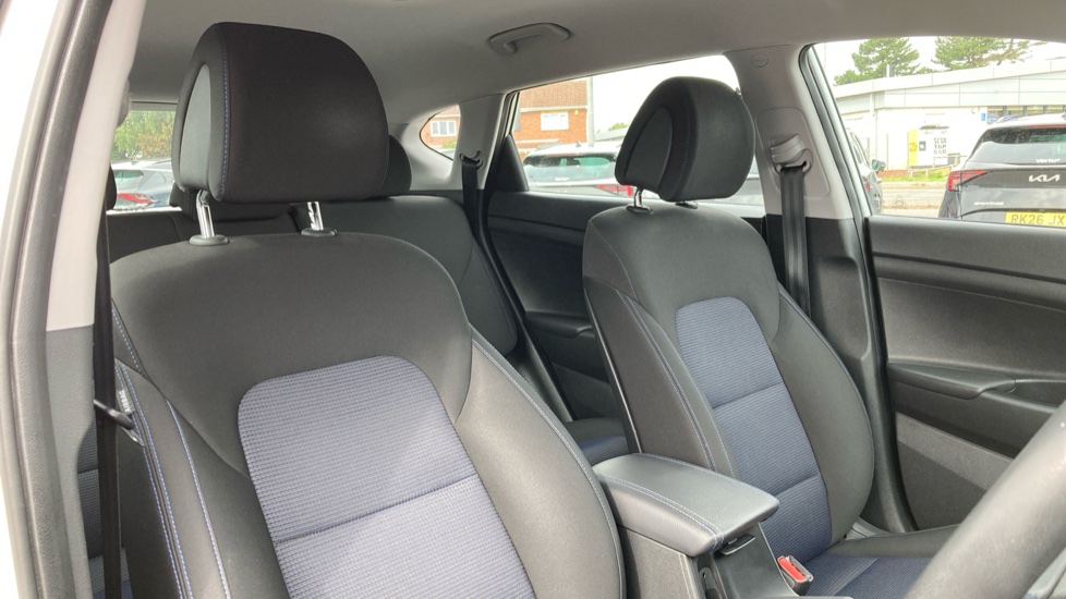 Hyundai TUCSON 1.7 CRDi Blue Drive SE 5dr 2WD Diesel Estate - Image 21