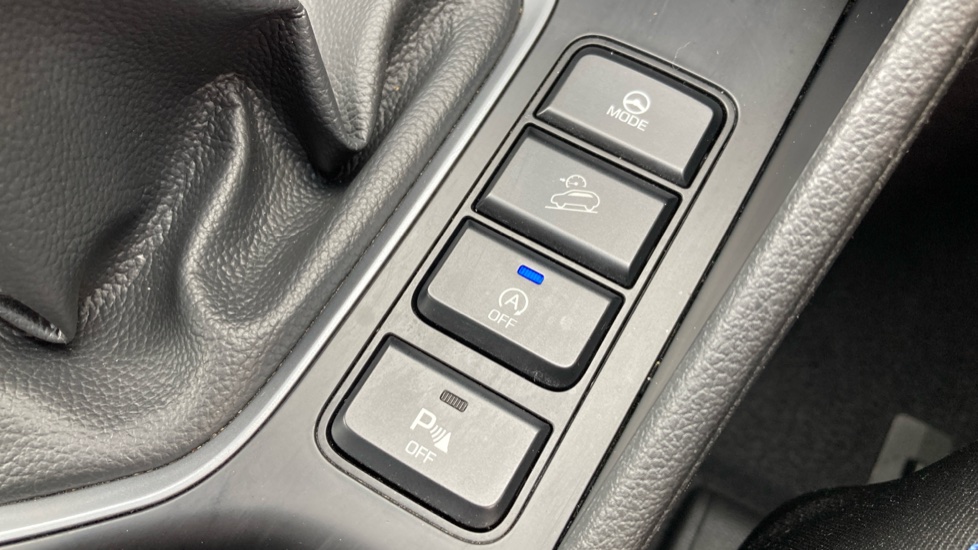 Hyundai TUCSON 1.7 CRDi Blue Drive SE 5dr 2WD Diesel Estate - Image 24