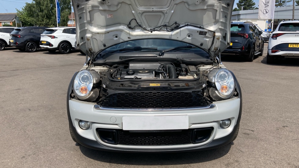 MINI Convertible 1.6 Cooper S 2dr Petrol Convertible - Image 8
