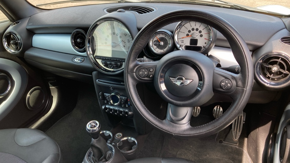 MINI Convertible 1.6 Cooper S 2dr Petrol Convertible - Image 11