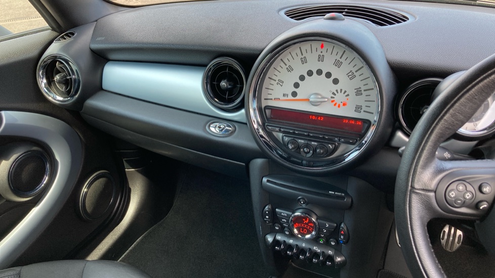 MINI Convertible 1.6 Cooper S 2dr Petrol Convertible - Image 14