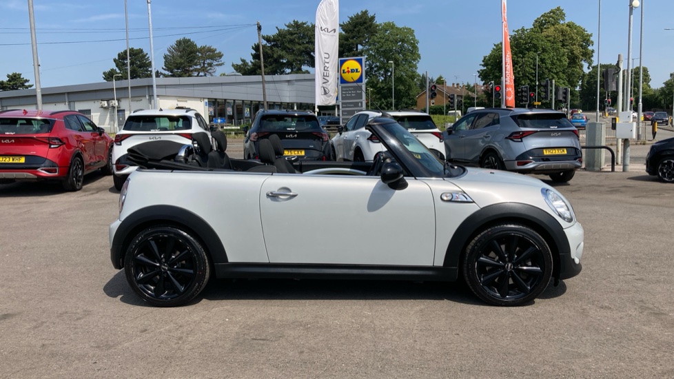 MINI Convertible 1.6 Cooper S 2dr Petrol Convertible - Image 36