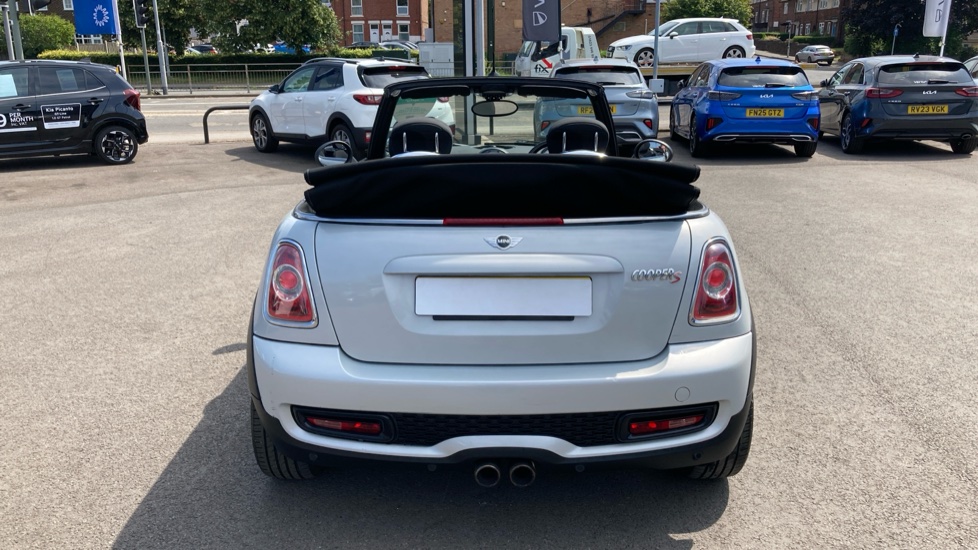 MINI Convertible 1.6 Cooper S 2dr Petrol Convertible - Image 38