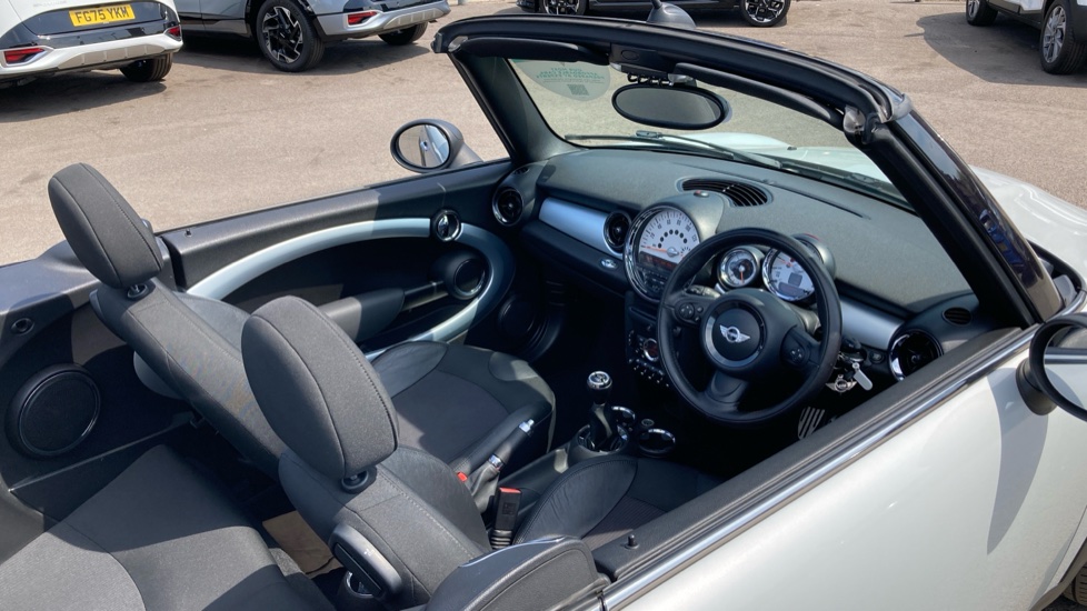 MINI Convertible 1.6 Cooper S 2dr Petrol Convertible - Image 39