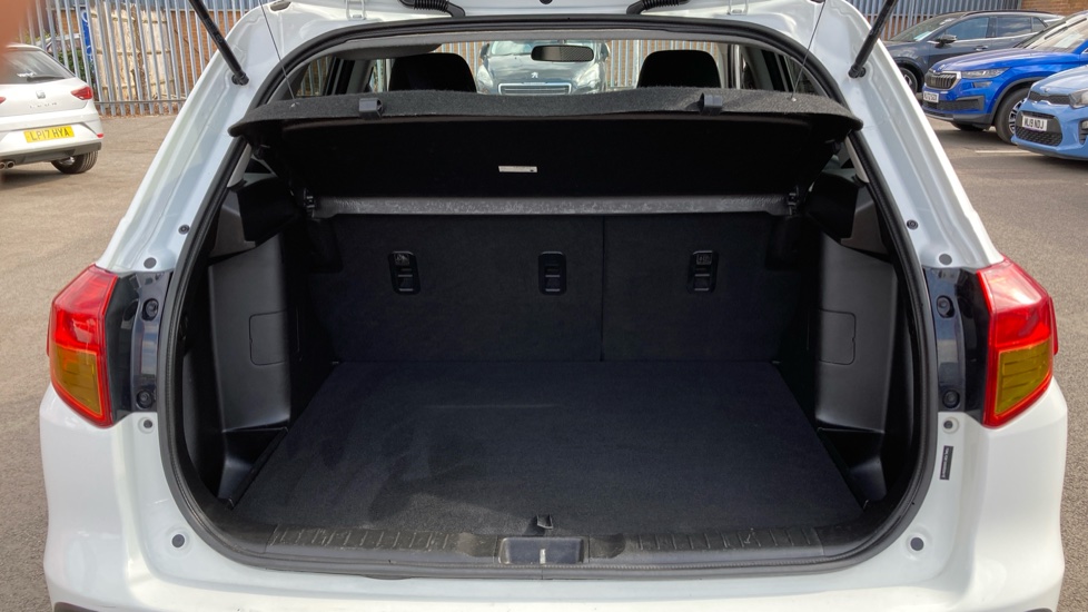 Suzuki Vitara 1.6 DDiS SZ-T 5dr Diesel Estate - Image 4