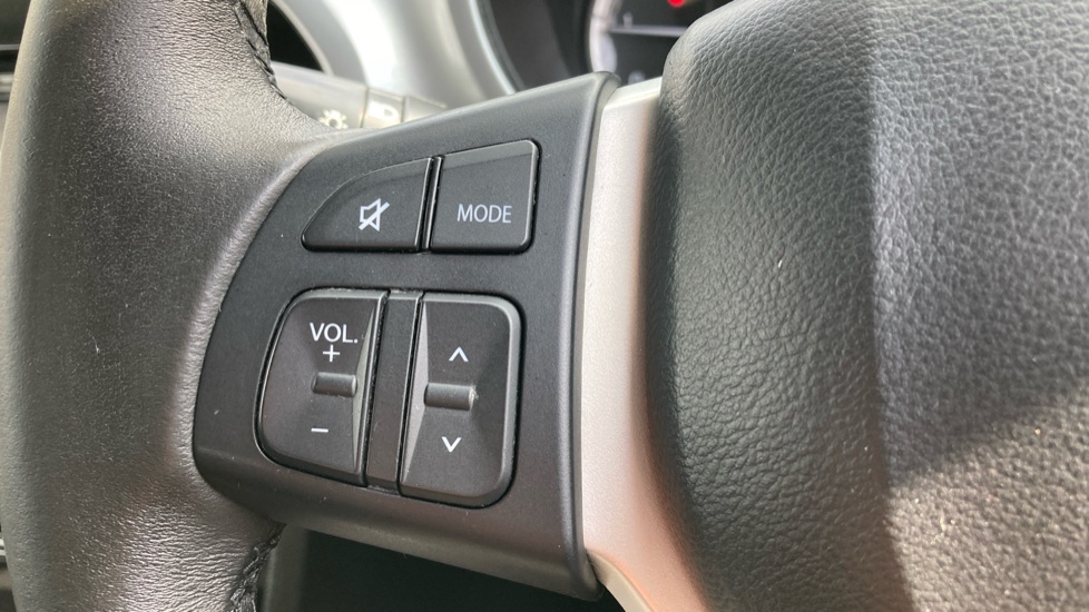 Suzuki Vitara 1.6 DDiS SZ-T 5dr Diesel Estate - Image 32