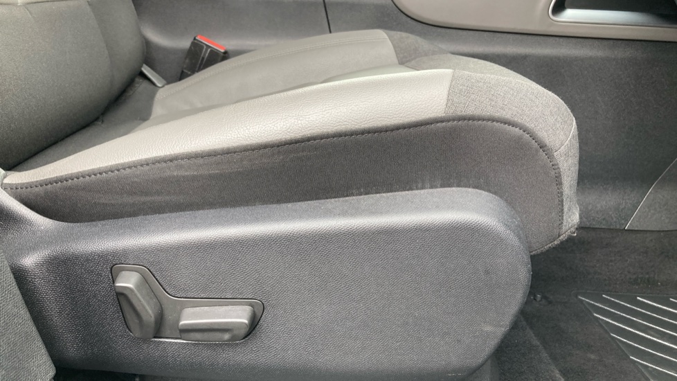 Citroen C5 Aircross 1.6 PureTech 180 Flair Plus 5dr EAT8 Petrol Hatchback - Image 22