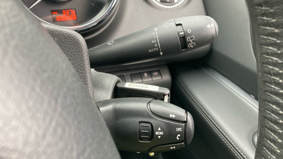 Peugeot 3008 1.6 BlueHDi 120 Allure 5dr EAT6 Diesel Estate - Image 35