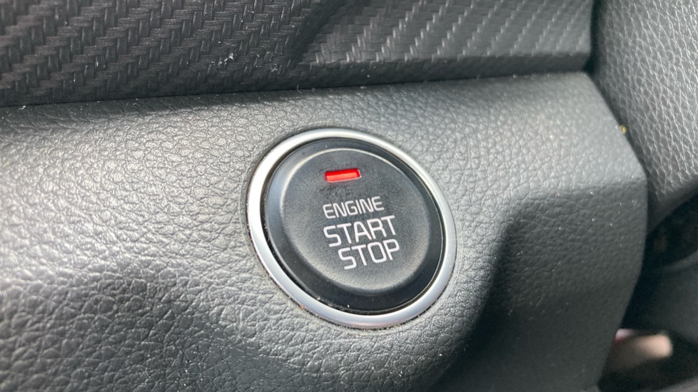 Kia Stonic 1.0T GDi 48V GT-Line S 5dr DCT Petrol Estate - Image 36