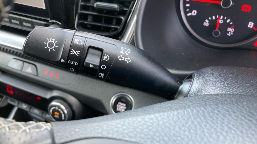 Kia Stonic 1.0T GDi 48V GT-Line S 5dr DCT Petrol Estate - Image 37