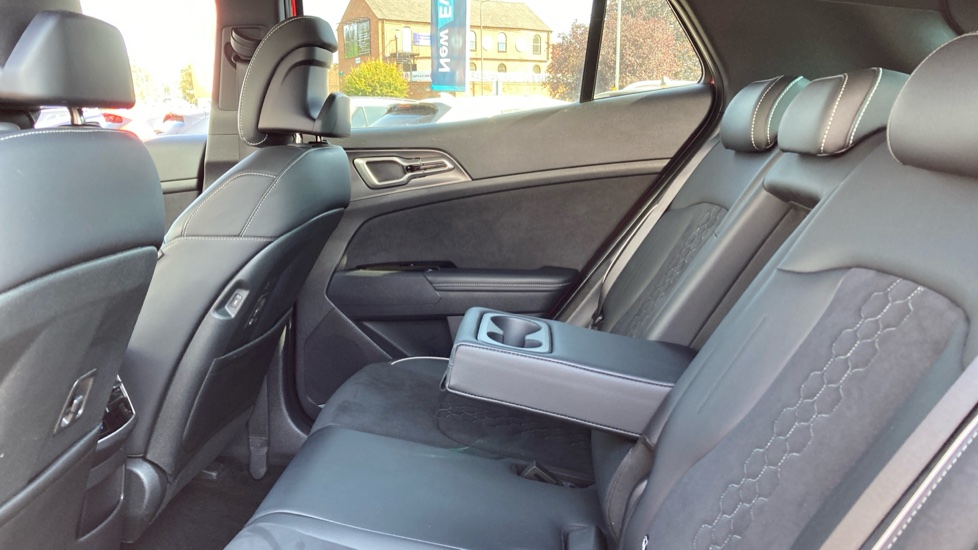 Kia Sportage 1.6T GDi PHEV GT-Line 5dr Auto AWD Estate - Image 16