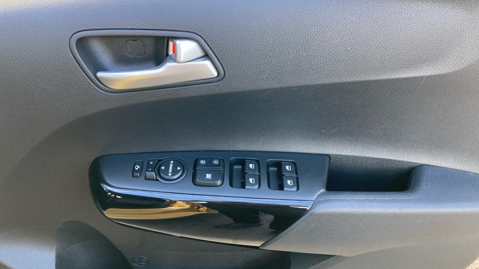 Kia Picanto 1.0 3 5dr Auto [4 seats] Petrol Hatchback - Image 22